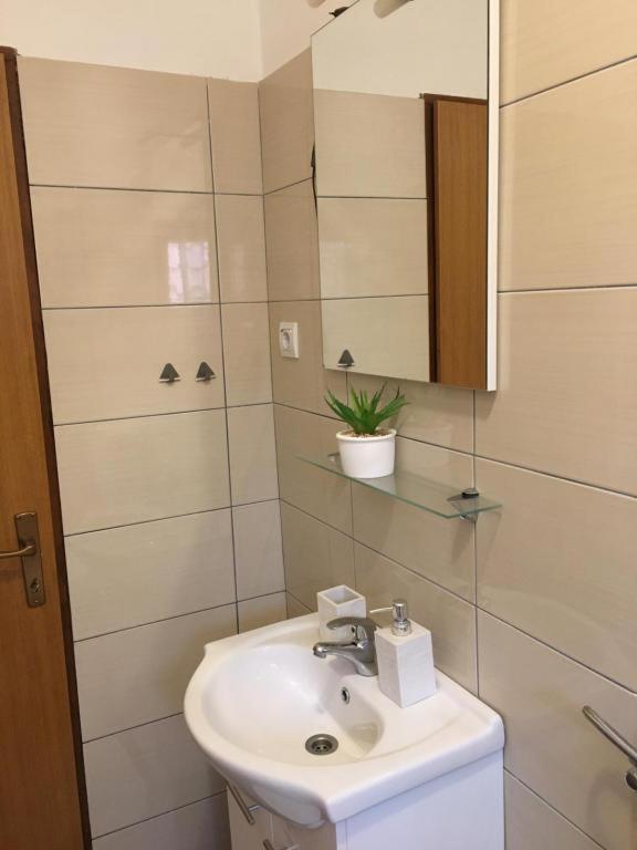 Apartmani Diana Биоград-на-Мору Экстерьер фото